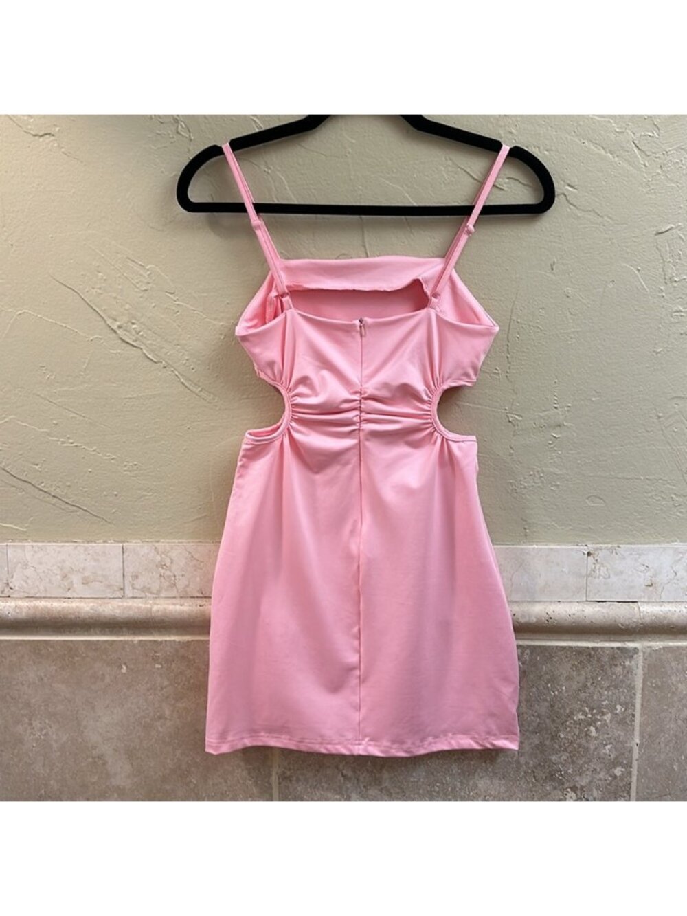 Blush pink spaghetti strap cut out mini dress size small - Picture 4 of 6